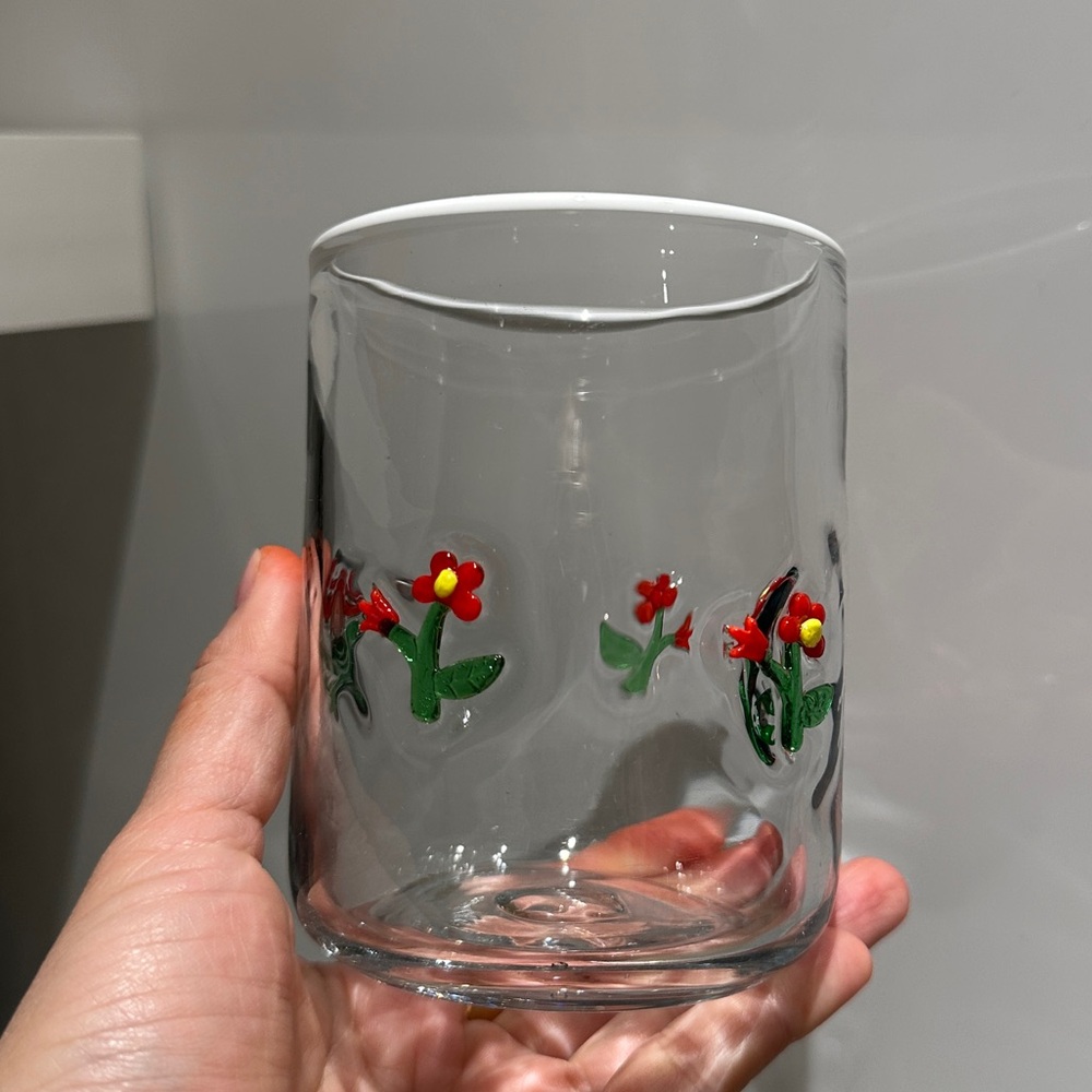 Anthropologie icon juice glass- red flower